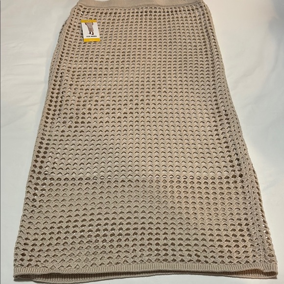 Steve Madden Dresses & Skirts - Steve Madden Tan/Cream Midi Pencil Crouched Skirt M NWT